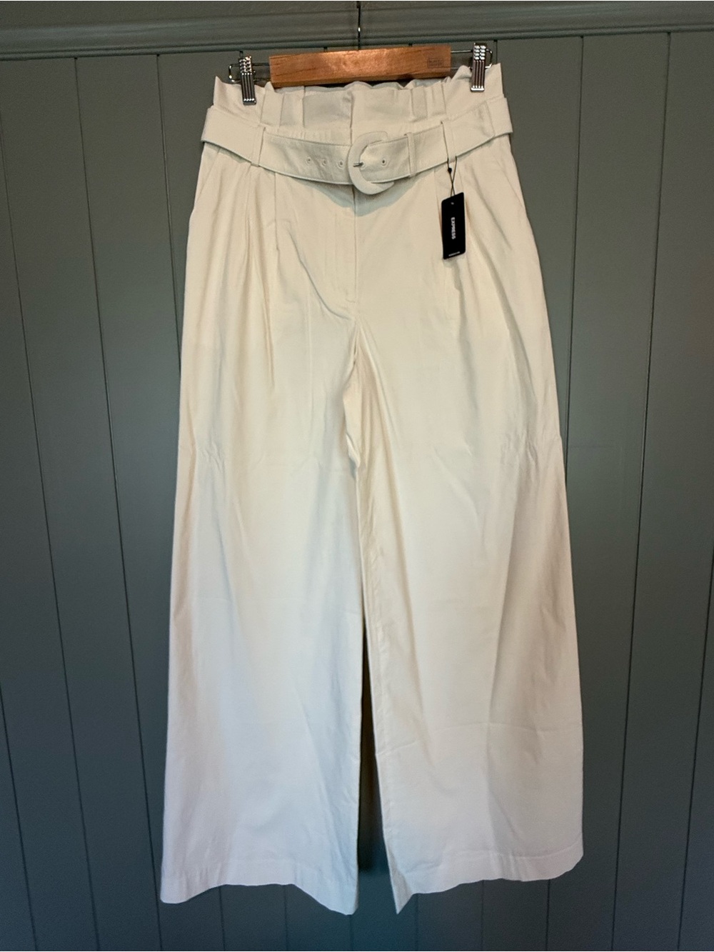 NWT High-Waist Wide Leg Belted Pants in Cream